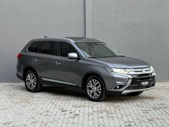 MITSUBISHI OUTLANDER 2.2 4X4 16V DIESEL 4P AUTOMÁTICO MITSUBISHI OUTLANDER 2.2 4X4 16V DIESEL 4P AUTOMÁTICO
